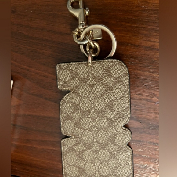 LOVE Coach Keychain - Picture 3 of 4